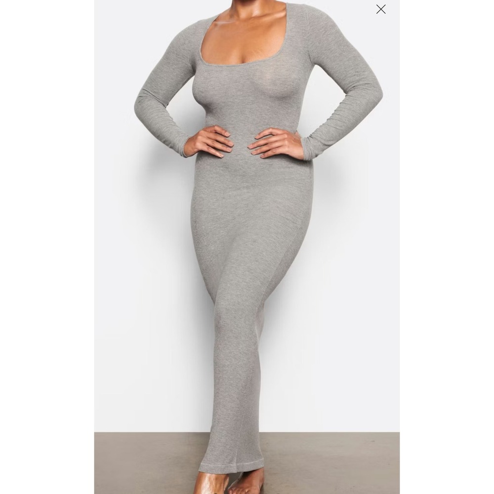 SKIMS women's size M dress Like New!